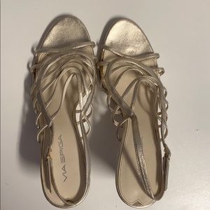 Super nice and classy Via Spiga silver heels